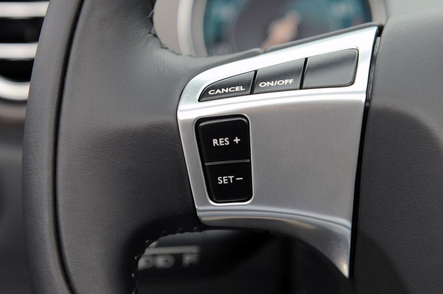  Bentley Continental GTC 2012 года  (фото 99 из 141)